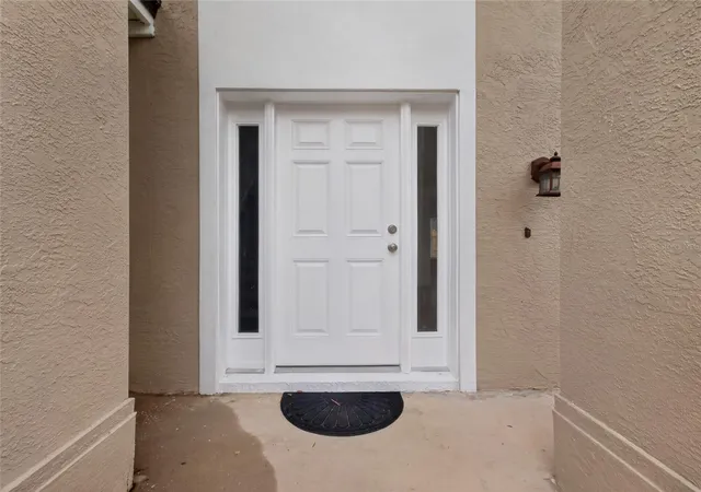 Photo 3 of Single family home for sale at 955 W Charing Cross Cir, Lake Mary, FL 32746 | MLS# O6445471 | Listing updated on 2026-10-08