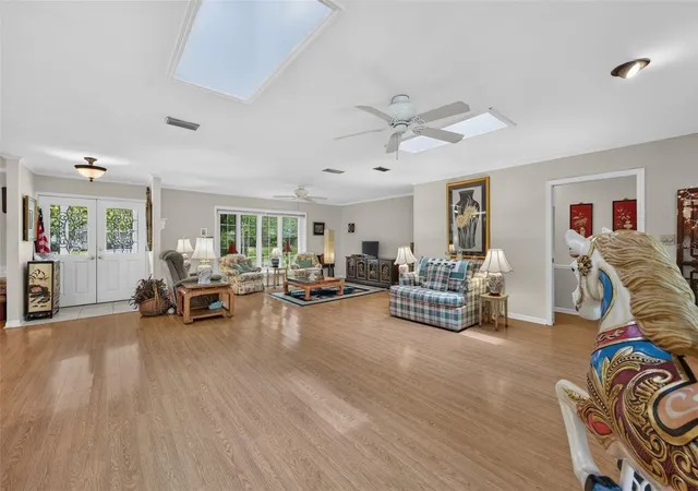 Photo 4 of Single family home for sale at 120 Lake Destiny Trl, Altamonte Springs, FL 32714 | MLS# O6445475 | Listing updated on 2026-10-08