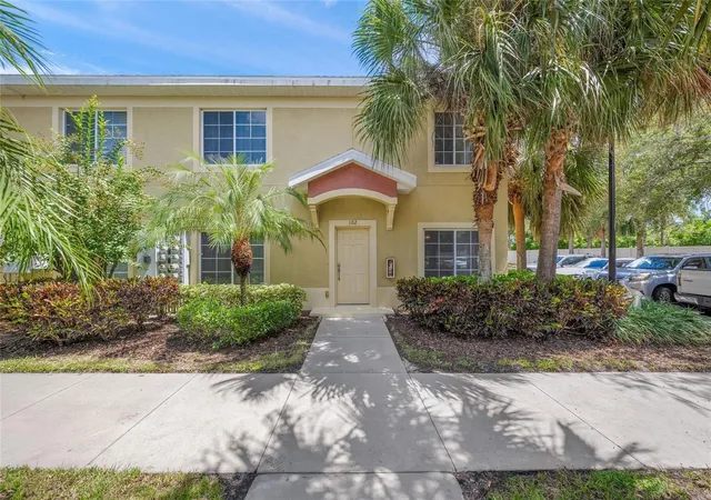 Photo 3 of Townhouse for sale at 3511 45th Terrace W #102, Bradenton, FL 34210 | MLS# A4707732 | Listing updated on 2026-10-02