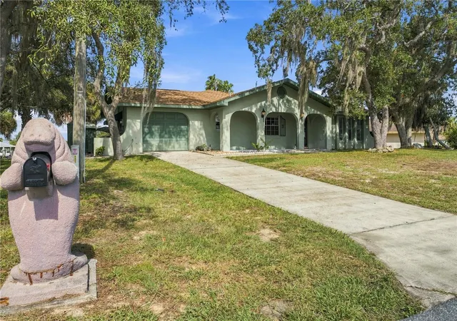 Photo 1 of Single family home for sale at 11675 W Dixie Shrs Dr, Crystal River, FL 34429 | MLS# OM733028 | Listing updated on 2026-10-06