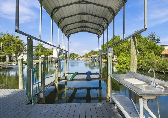 Photo 2 of Single family home for sale at 11675 W Dixie Shrs Dr, Crystal River, FL 34429 | MLS# OM733028 | Listing updated on 2026-10-06