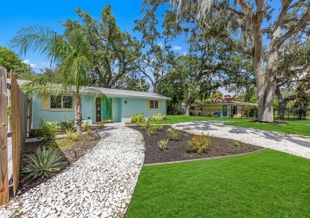 Photo 2 of Single family home for sale at 201 South St, Palm Harbor, FL 34683 | MLS# TB8552944 | Listing updated on 2026-10-05