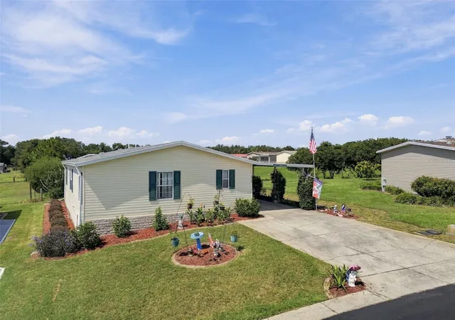 Photo 3 of Manufactured home for sale at 37340 Neukom Ave, Zephyrhills, FL 33541 | MLS# TB8552945 | Listing updated on 2026-10-03