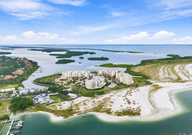 Photo 4 of Condo for sale at 650 Collany Rd #406, Saint Petersburg, FL 33715 | MLS# TB8552946 | Listing updated on 2026-10-06