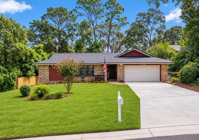 Photo 1 of Single family home for sale at 206 Duncan Trl, Longwood, FL 32779 | MLS# R4912072 | Listing updated on 2026-10-03
