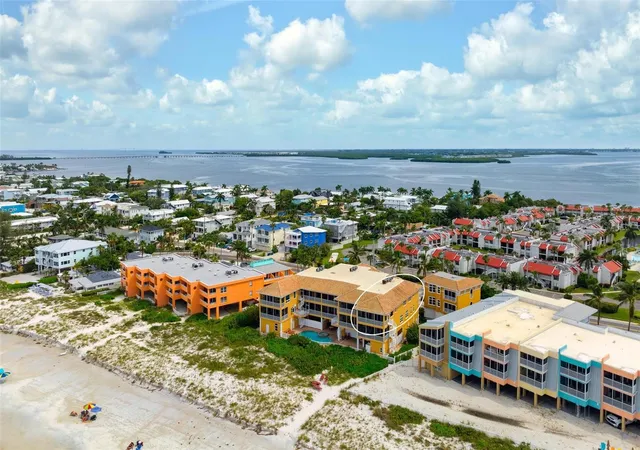 Photo 4 of Condo for sale at 1900 Gulf Dr N #1, Bradenton Beach, FL 34217 | MLS# A4707737 | Listing updated on 2026-10-23