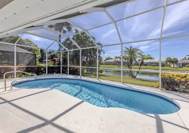 Photo 4 of Single family home for sale at 915 Ball Dr, Nokomis, FL 34275 | MLS# N6145970 | Listing updated on 2026-10-03