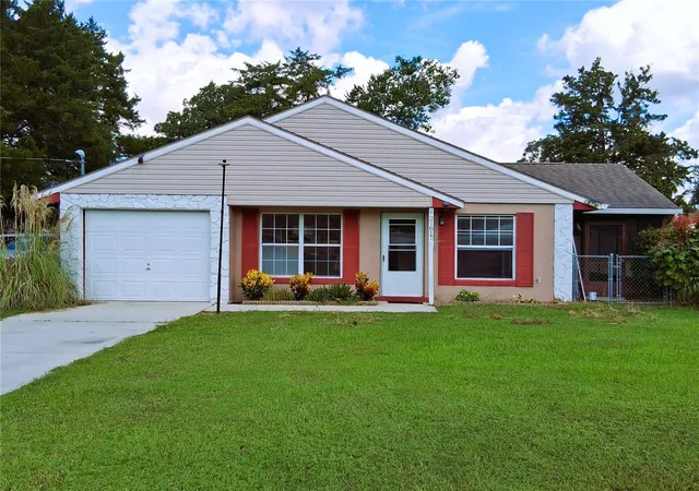 Photo 2 of Single family home for sale at 21617 Sw Peach Blossom St, Dunnellon, FL 34431 | MLS# OM733030 | Listing updated on 2026-09-30