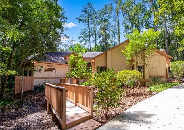 Photo 4 of Sale Pending at 4646 NW 12th Place, Gainesville, FL 32605 | MLS# GC543846 | Listing updated on 2026-10-03