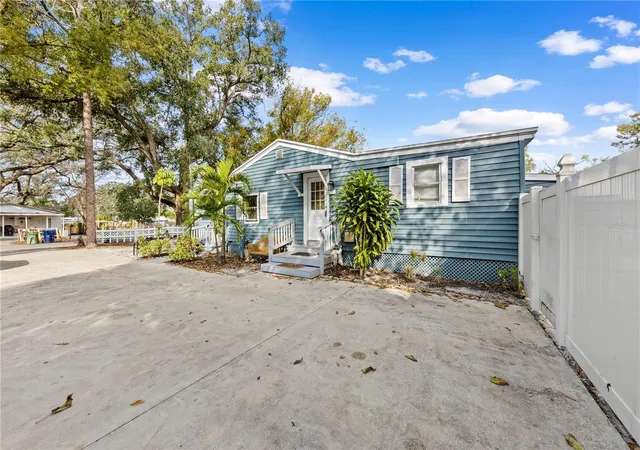 Photo 2 of House for sale at 8923 N Lynn Ave, Tampa, FL 33604 | MLS# TB8552953 | Listing updated on 2026-10-04