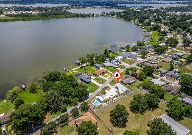 Photo 3 of Single family home for sale at 815 Lake Jessie Dr, Winter Haven, FL 33881 | MLS# S5158452 | Listing updated on 2026-10-01