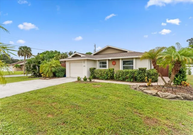 Photo 2 of Single family home for sale at 3452 Bay St, Sarasota, FL 34237 | MLS# A4707745 | Listing updated on 2026-10-06