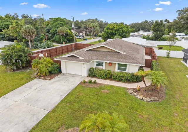 Photo 3 of Single family home for sale at 3452 Bay St, Sarasota, FL 34237 | MLS# A4707745 | Listing updated on 2026-10-06