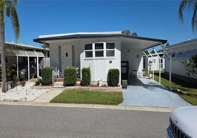 Photo 1 of Manufactured home for sale at 2331 Belleair Rd #806, Clearwater, FL 33764 | MLS# TB8552956 | Listing updated on 2026-10-01