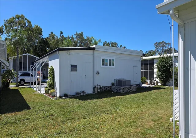 Photo 3 of Manufactured home for sale at 2331 Belleair Rd #806, Clearwater, FL 33764 | MLS# TB8552956 | Listing updated on 2026-10-01