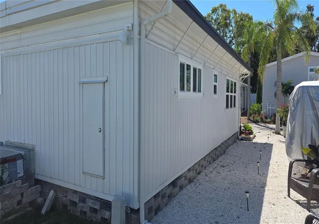 Photo 4 of Manufactured home for sale at 2331 Belleair Rd #806, Clearwater, FL 33764 | MLS# TB8552956 | Listing updated on 2026-10-01