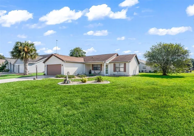 Photo 4 of Single family home for sale at 1056 Soledad Way, Lady Lake, FL 32159 | MLS# G5118379 | Listing updated on 2026-09-29