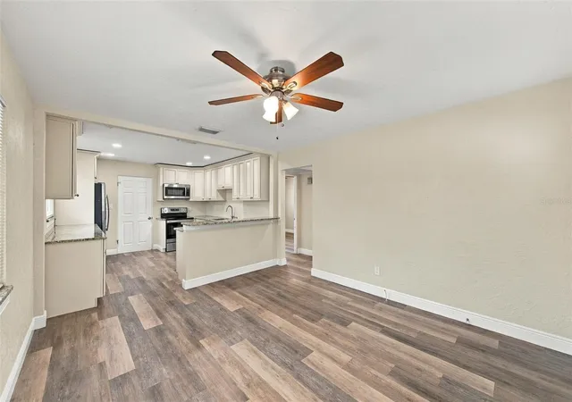 Photo 4 of Single family home for sale at 2518 16th Avenue N, Saint Petersburg, FL 33713 | MLS# TB8552961 | Listing updated on 2026-10-20