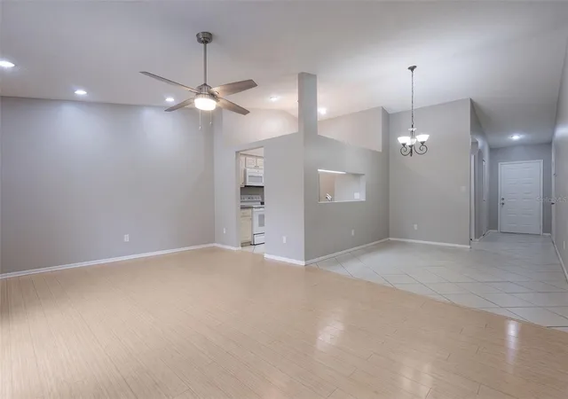 Photo 2 of Townhouse for sale at 102 Oakridge Ct, Sanford, FL 32773 | MLS# O6445498 | Listing updated on 2026-10-08