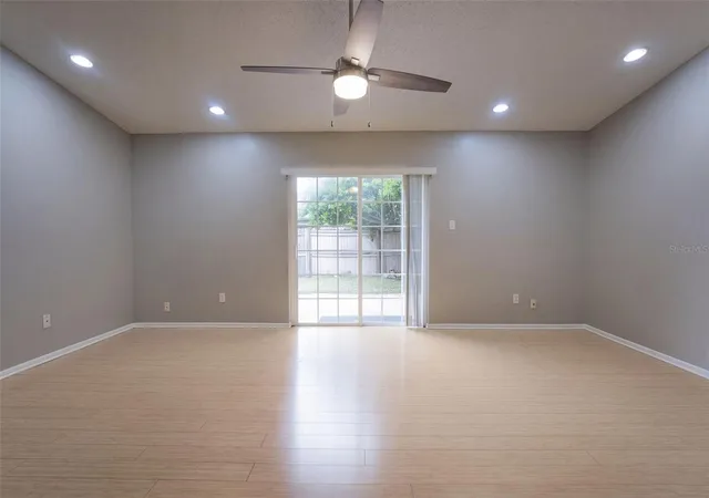 Photo 3 of Townhouse for sale at 102 Oakridge Ct, Sanford, FL 32773 | MLS# O6445498 | Listing updated on 2026-10-08