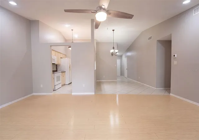 Photo 4 of Townhouse for sale at 102 Oakridge Ct, Sanford, FL 32773 | MLS# O6445498 | Listing updated on 2026-10-08