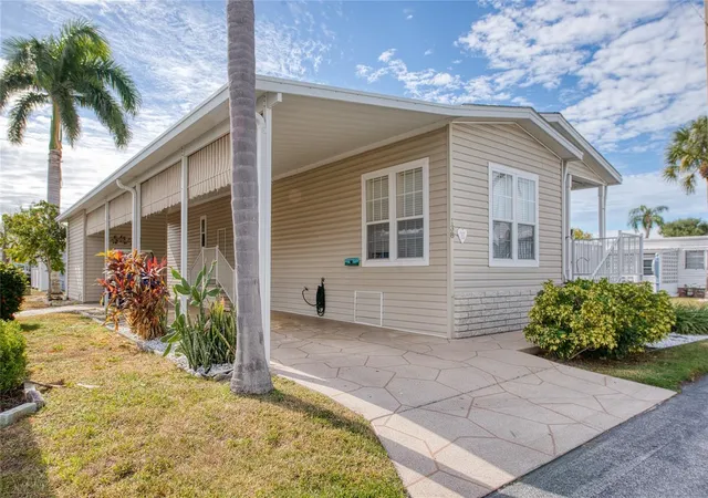 Photo 3 of Manufactured home for sale at 18675 Us Hwy 19 N #138, Clearwater, FL 33764 | MLS# TB8552968 | Listing updated on 2026-10-08