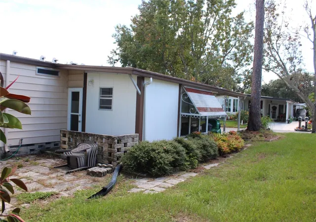 Photo 4 of Sale Pending at 133 Vinewood Dr #9, Safety Harbor, FL 34695 | MLS# TB8552970 | Listing updated on 2026-10-01