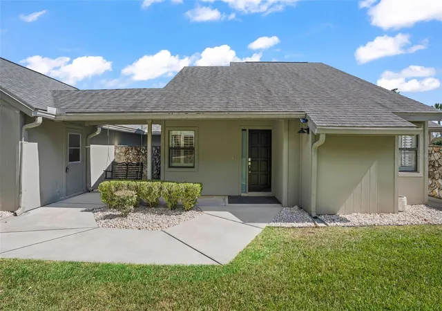 Photo 1 of Townhouse for sale at 4401 Nw 79th Terrace Rd, Ocala, FL 34482 | MLS# OM733033 | Listing updated on 2026-10-01
