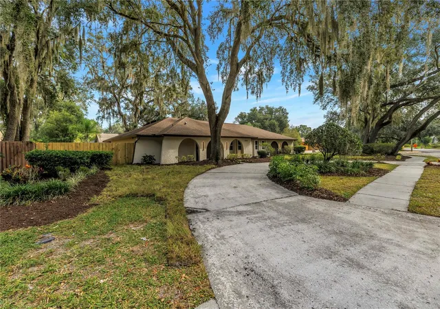 Photo 1 of Single family home for sale at 1116 N Riverhills Dr, Temple Terrace, FL 33617 | MLS# TB8552974 | Listing updated on 2026-10-04