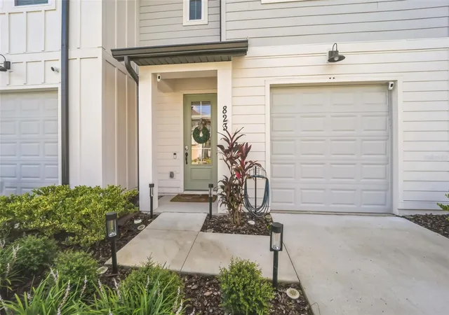 Photo 1 of Townhouse for sale at 823 Longboat Dr, Davenport, FL 33896 | MLS# S5158456 | Listing updated on 2026-10-06