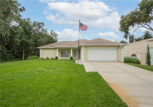 Photo 4 of Sale Pending at 7732 E Pocono Dr, Inverness, FL 34450 | MLS# CC858242 | Listing updated on 2026-10-09