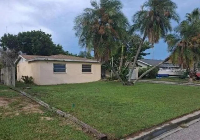 Photo 2 of Single family home for sale at 6942 Grande Vista Way S, South Pasadena, FL 33707 | MLS# O6445510 | Listing updated on 2026-10-13