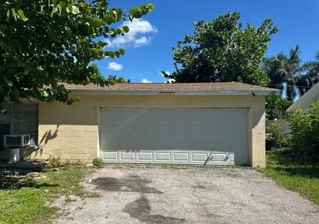 Photo 3 of Single family home for sale at 6942 Grande Vista Way S, South Pasadena, FL 33707 | MLS# O6445510 | Listing updated on 2026-10-13