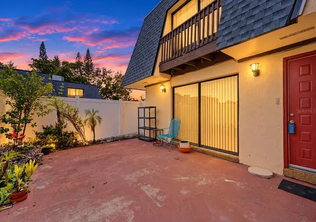 Photo 2 of Townhouse for sale at 8119 Oak Tr Way #C, Tampa, FL 33634 | MLS# TB8552980 | Listing updated on 2026-10-02