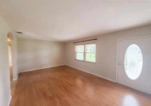 Photo 4 of Single family home for sale at 2716 Charleston Dr, Plant City, FL 33563 | MLS# O6445519 | Listing updated on 2026-10-09