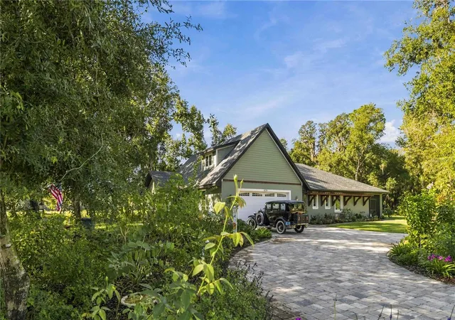 Photo 1 of Sale Pending at 1915 Taylor Rd, Port Orange, FL 32128 | MLS# NS1089374 | Listing updated on 2026-10-06