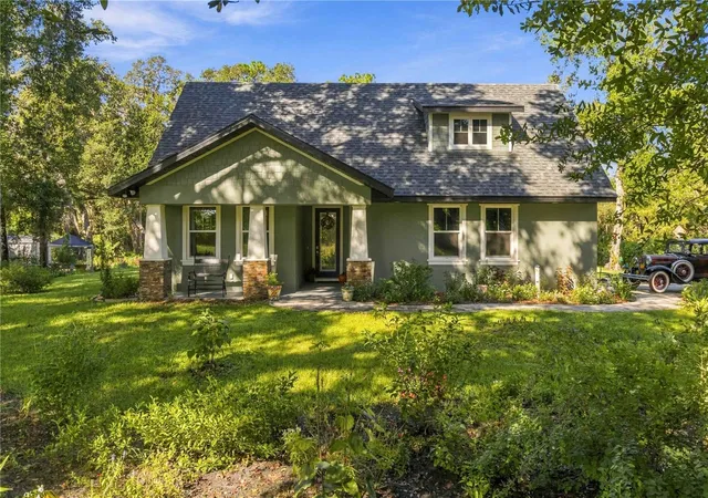 Photo 3 of Sale Pending at 1915 Taylor Rd, Port Orange, FL 32128 | MLS# NS1089374 | Listing updated on 2026-10-06