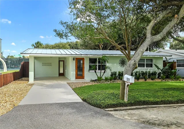 Photo 1 of Single family home for sale at 511 Evergreen St, New Smyrna Beach, FL 32169 | MLS# NS1089376 | Listing updated on 2026-10-01