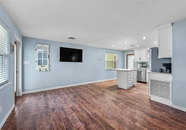 Photo 4 of Single family home for sale at 511 Evergreen St, New Smyrna Beach, FL 32169 | MLS# NS1089376 | Listing updated on 2026-10-01