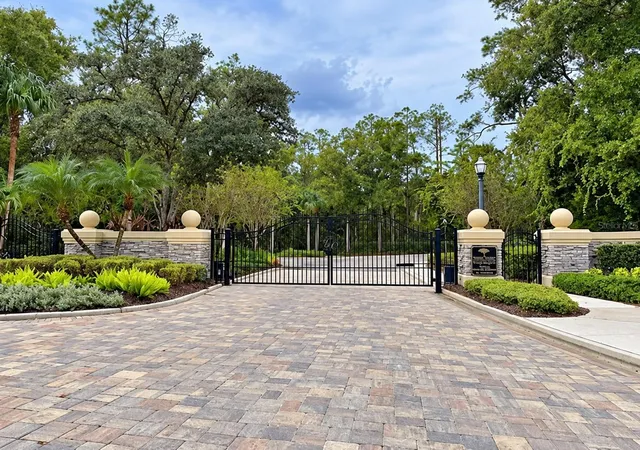 Photo 3 of Single family home for sale at 2887 Grey Oaks Blvd, Tarpon Springs, FL 34688 | MLS# TB8553007 | Listing updated on 2026-10-05
