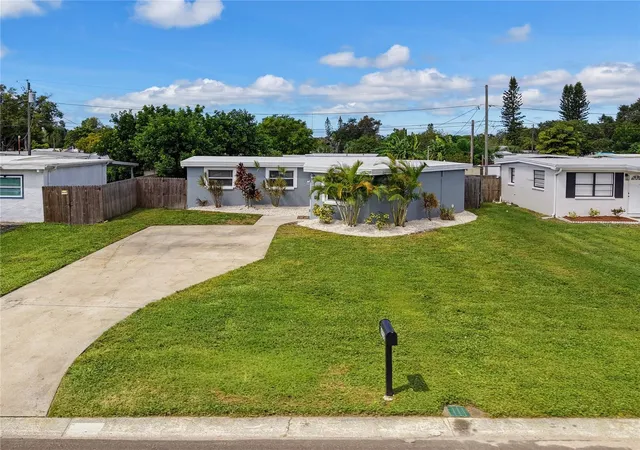 Photo 3 of Single family home for sale at 9218 86th Street N, Seminole, FL 33777 | MLS# TB8553009 | Listing updated on 2026-09-29