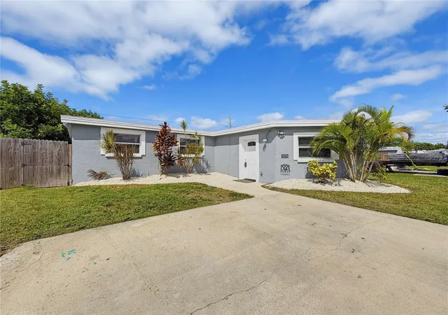 Photo 3 of Single family home for sale at 9218 86th Street N, Seminole, FL 33777 | MLS# TB8553009 | Listing updated on 2026-09-29