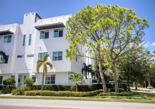 Townhouse for sale at 3100 W Paul Ave #2, TAMPA, FL 33611 | MLS# TB8553013
