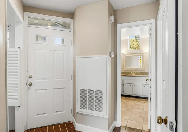 Photo 4 of Condo for sale at 1416 Farrindon Cir, Lake Mary, FL 32746 | MLS# O6445551 | Listing updated on 2026-10-02