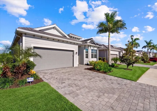 Photo 2 of Single family home for sale at 17602 Santorini Ct, Venice, FL 34293 | MLS# A4707760 | Listing updated on 2026-10-20