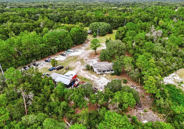 Photo 3 of Manufactured home for sale at 1 Bay Trak, Ocklawaha, FL 32179 | MLS# TB8553016 | Listing updated on 2026-10-06