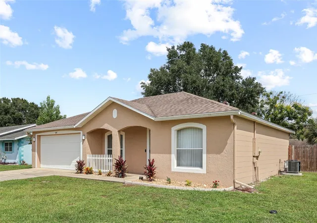 Photo 3 of Single family home for sale at 1047 Stillwater Ave, Deltona, FL 32725 | MLS# O6445556 | Listing updated on 2026-10-06