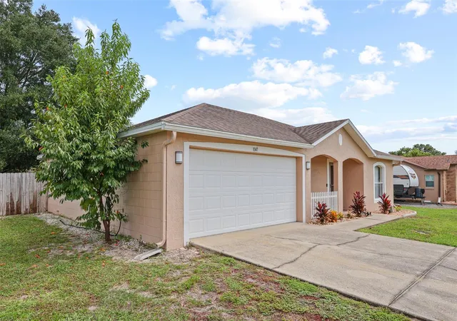 Photo 3 of Single family home for sale at 1047 Stillwater Ave, Deltona, FL 32725 | MLS# O6445556 | Listing updated on 2026-10-06