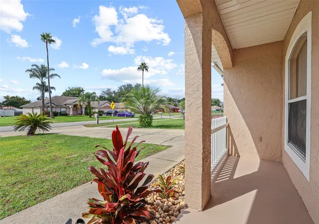 Photo 4 of Single family home for sale at 1047 Stillwater Ave, Deltona, FL 32725 | MLS# O6445556 | Listing updated on 2026-10-06