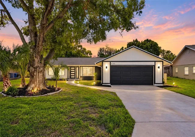 Photo 1 of Single family home for sale at 6703 Pointe W Blvd, Bradenton, FL 34209 | MLS# TB8553020 | Listing updated on 2026-10-05